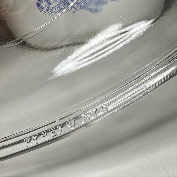 Vintage Corning Ware Blue Cornflower 1 1/2 qt Baking Dish with Pyrex Lid - Picture 13 of 15